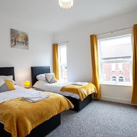 Stay Comfortable-City Centre Location- Sleeps Up To 9 Stoke-on-Trent Екстер'єр фото