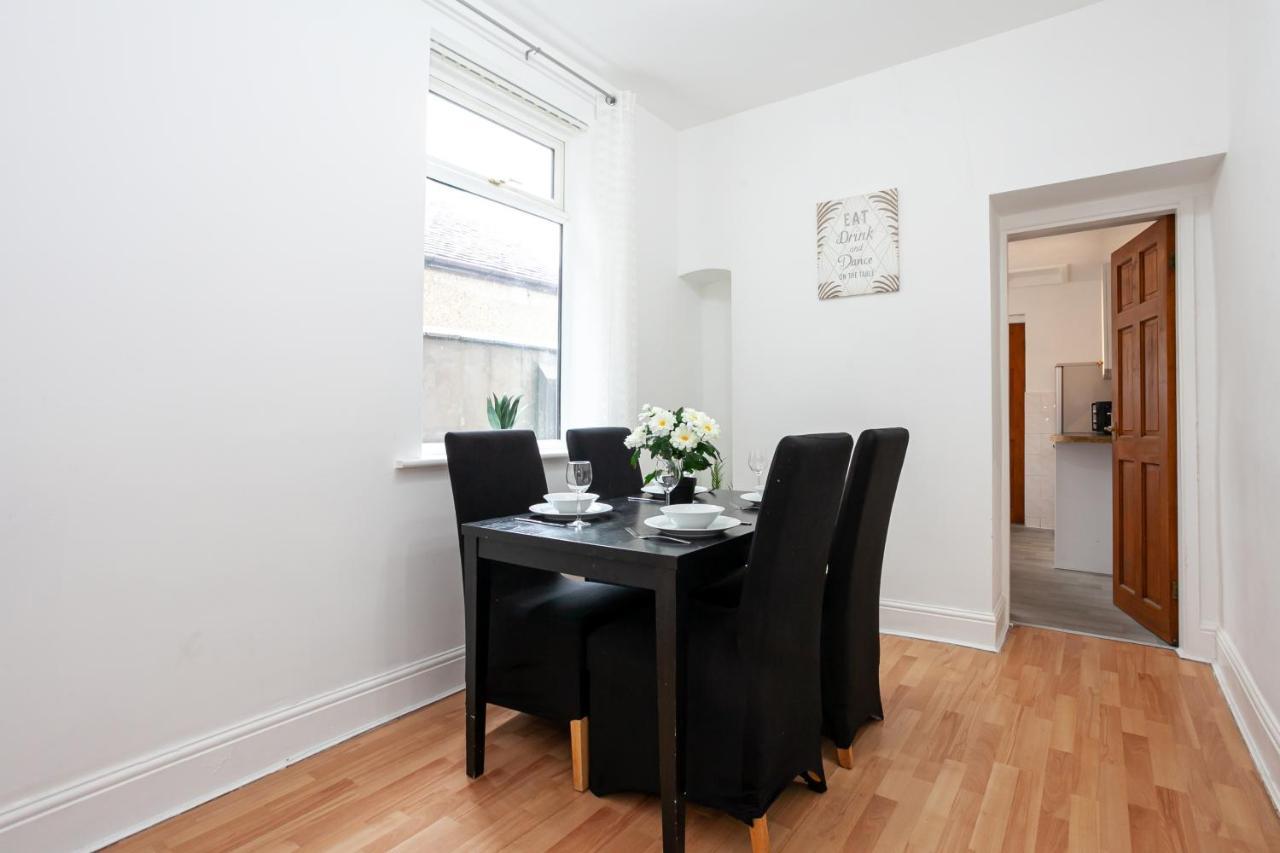 Stay Comfortable-City Centre Location- Sleeps Up To 9 Stoke-on-Trent Екстер'єр фото