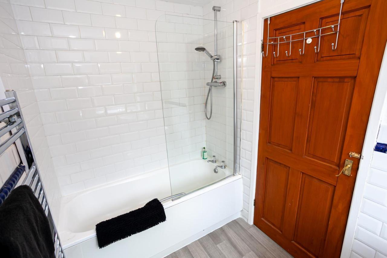 Stay Comfortable-City Centre Location- Sleeps Up To 9 Stoke-on-Trent Екстер'єр фото