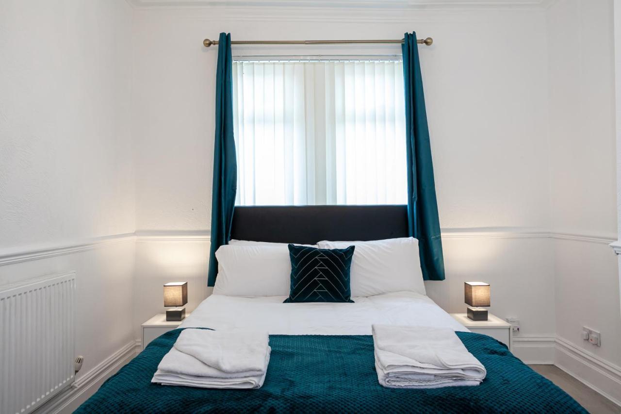 Stay Comfortable-City Centre Location- Sleeps Up To 9 Stoke-on-Trent Екстер'єр фото