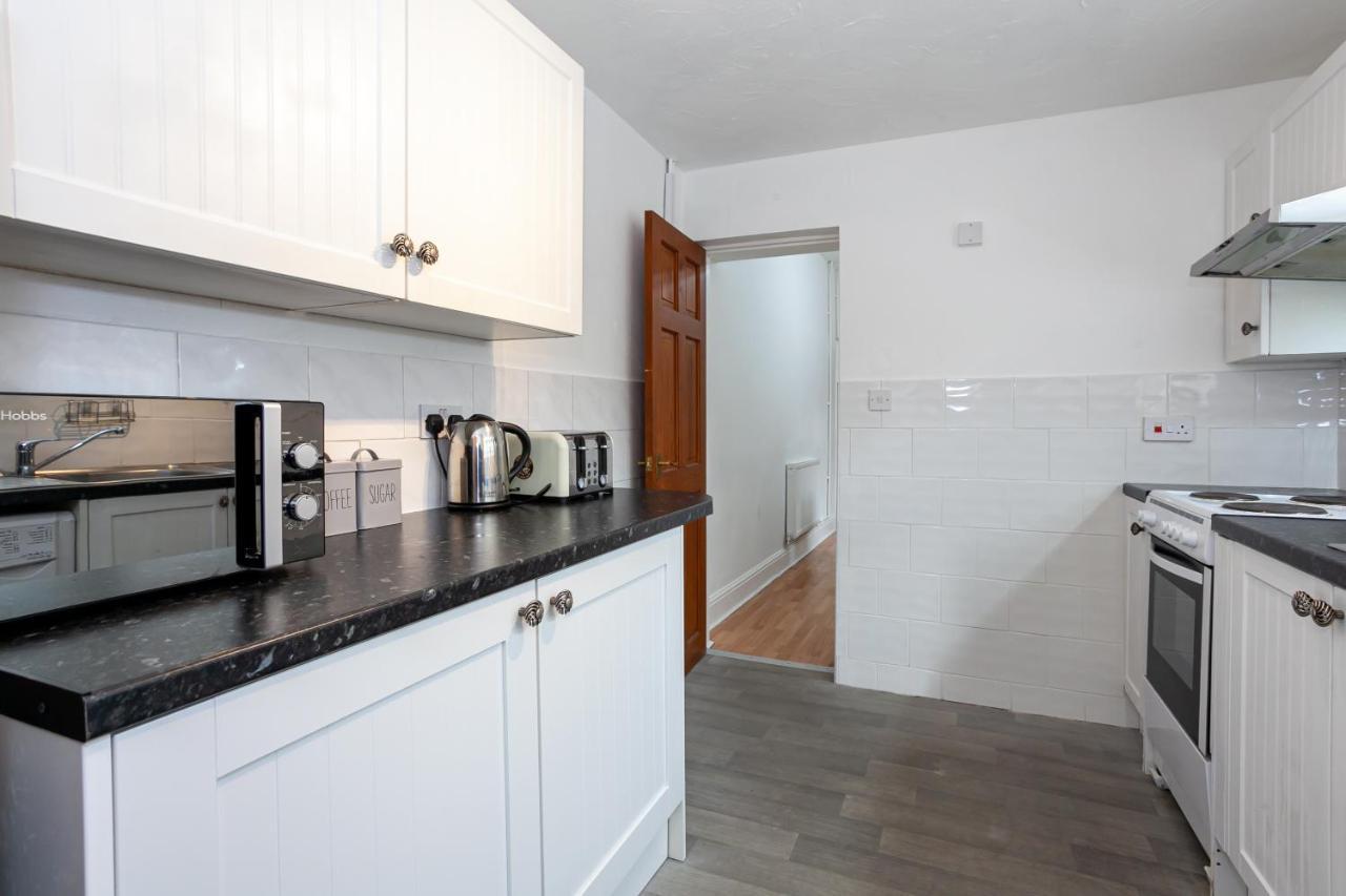 Stay Comfortable-City Centre Location- Sleeps Up To 9 Stoke-on-Trent Екстер'єр фото