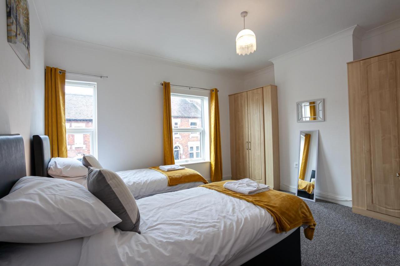 Stay Comfortable-City Centre Location- Sleeps Up To 9 Stoke-on-Trent Екстер'єр фото