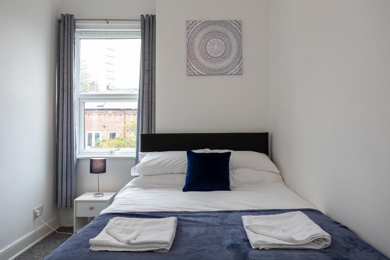 Stay Comfortable-City Centre Location- Sleeps Up To 9 Stoke-on-Trent Екстер'єр фото