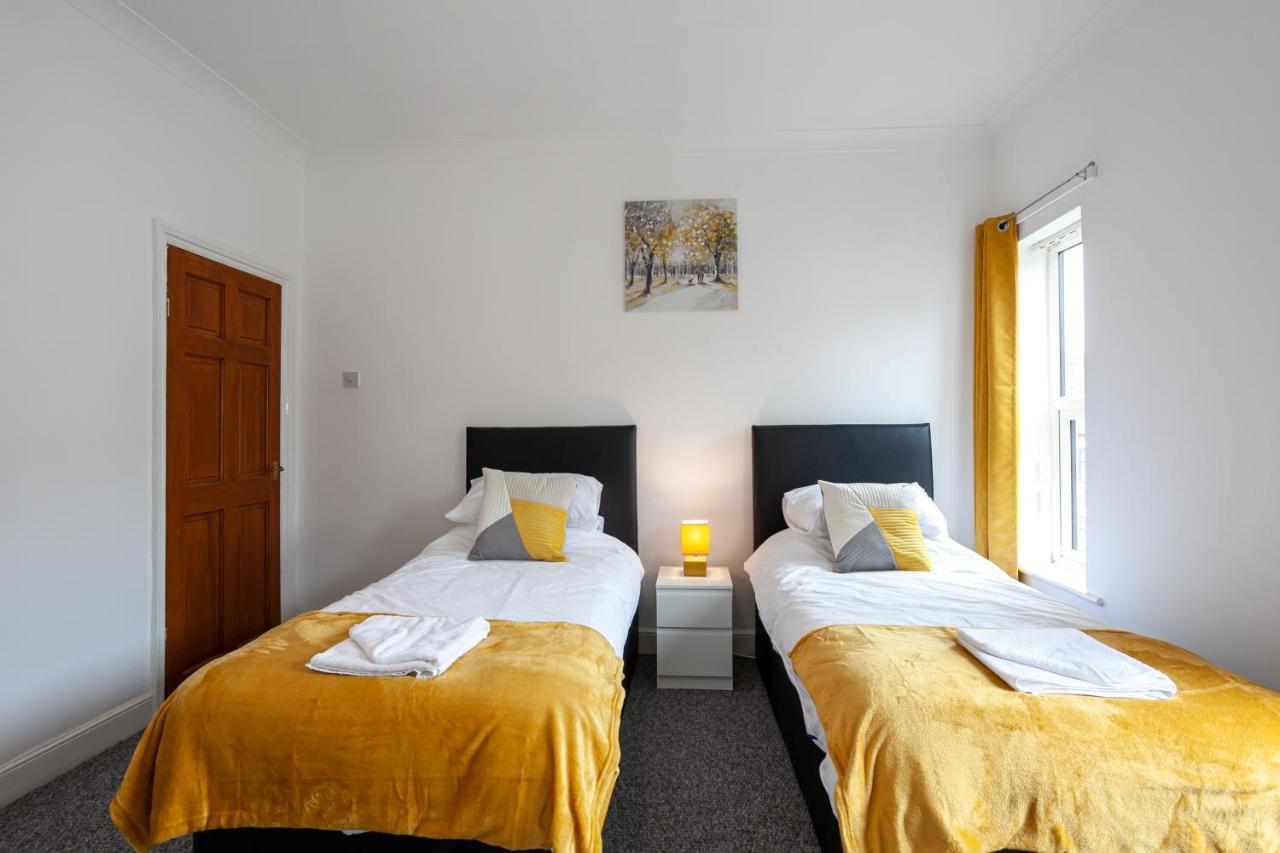 Stay Comfortable-City Centre Location- Sleeps Up To 9 Stoke-on-Trent Екстер'єр фото