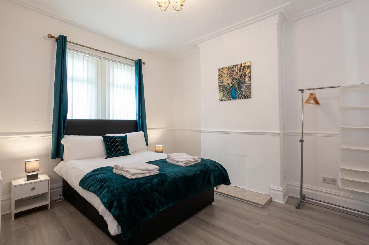 Stay Comfortable-City Centre Location- Sleeps Up To 9 Stoke-on-Trent Екстер'єр фото