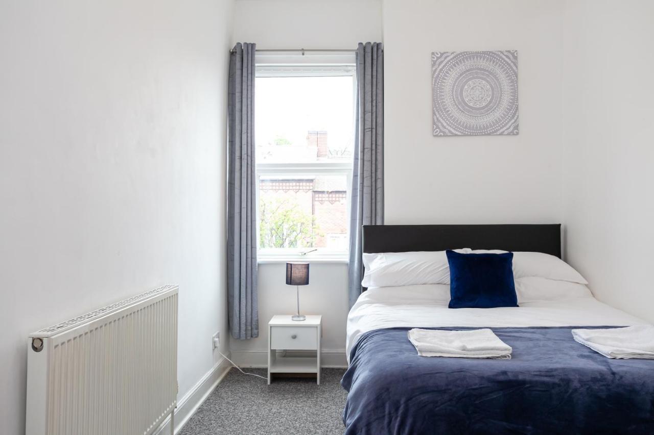 Stay Comfortable-City Centre Location- Sleeps Up To 9 Stoke-on-Trent Екстер'єр фото